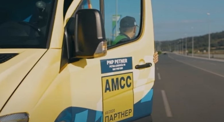 Vozilo pomoći na putu "Petner" na mestu nezgode